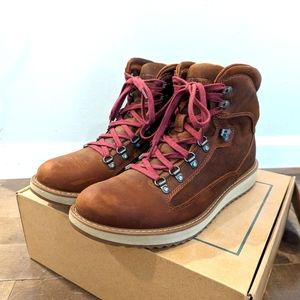 Men's L.L. Bean Stonington Hiker Boot - Size 10